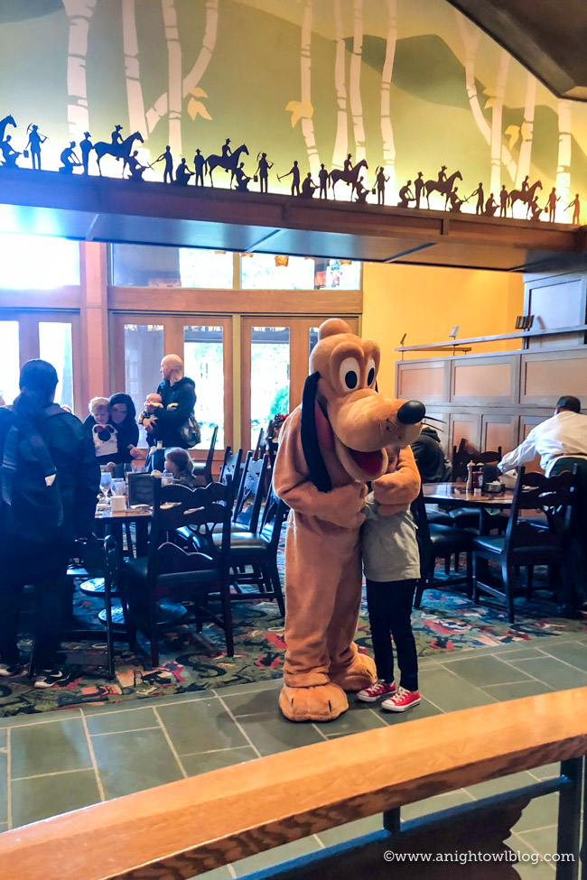 From Extra Magic Hours to a Private Entrance into Disney's California Adventure Park, check out our top 10 Reasons to Stay at Disney's Grand Californian Hotel & Spa. #Disneyland #DisneylandHotel