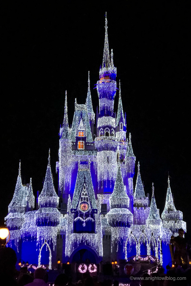 Cinderella's Castle | The after hours event is full of live entertainment and holiday cheer. Here are some great Mickey's Very Merry Christmas party tips.